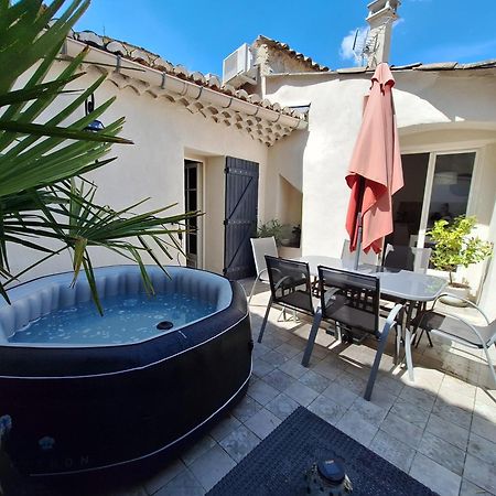 La Bonbonniere Gite De Charme Avec Jacuzzi มาโลแซน ภายนอก รูปภาพ